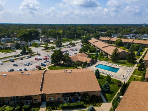Tiny photo for 836 E Old Willow Road #111, Prospect Heights, IL 60070 (MLS # 12744191)