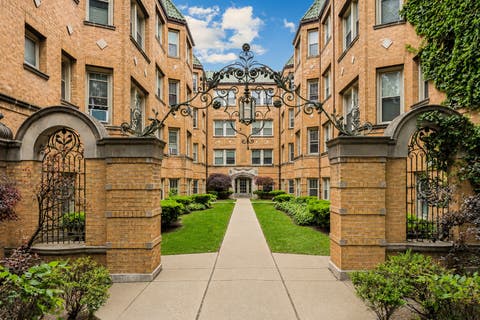 Photo of 854 Washington Boulevard #3, Oak Park, IL 60302 (MLS # 12671212)