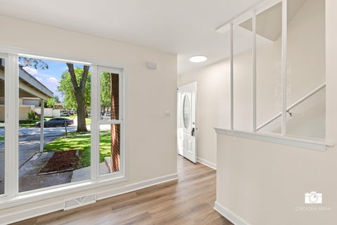 Tiny photo for 9412 Noel Avenue, Des Plaines, IL 60016 (MLS # 12739222)