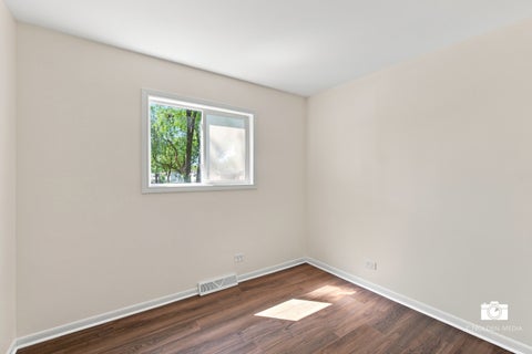 Tiny photo for 9412 Noel Avenue, Des Plaines, IL 60016 (MLS # 12739222)