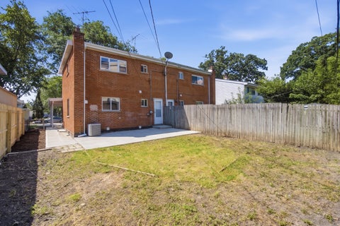 Tiny photo for 9412 Noel Avenue, Des Plaines, IL 60016 (MLS # 12739222)