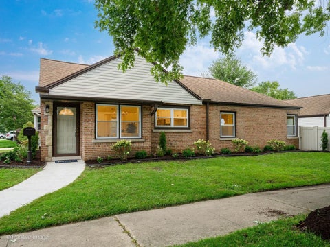 Photo of 10059 S Spaulding Avenue, Evergreen Park, IL 60805 (MLS # 12730648)