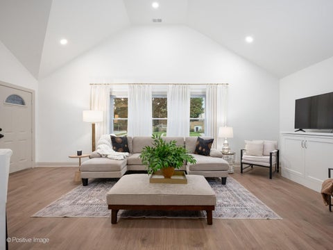 Tiny photo for 10059 S Spaulding Avenue, Evergreen Park, IL 60805 (MLS # 12730648)