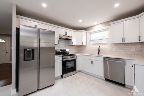 Tiny photo for 9128 Homestead Lane, Bridgeview, IL 60455 (MLS # 12502746)