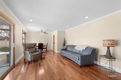 Tiny photo for 1149 Carlisle Avenue, Elk Grove Village, IL 60007 (MLS # 12564646)