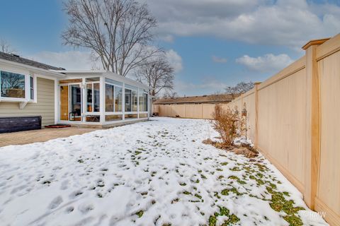 Tiny photo for 1149 Carlisle Avenue, Elk Grove Village, IL 60007 (MLS # 12564646)