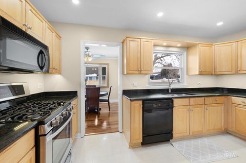 Tiny photo for 1149 Carlisle Avenue, Elk Grove Village, IL 60007 (MLS # 12564646)