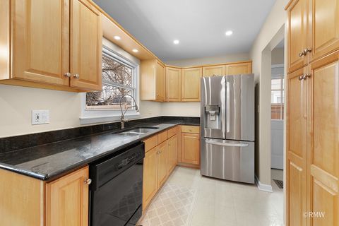 Tiny photo for 1149 Carlisle Avenue, Elk Grove Village, IL 60007 (MLS # 12564646)