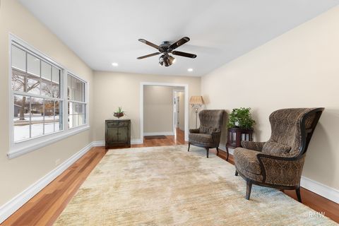 Tiny photo for 1149 Carlisle Avenue, Elk Grove Village, IL 60007 (MLS # 12564646)