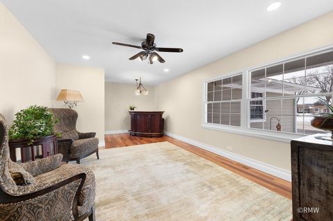 Tiny photo for 1149 Carlisle Avenue, Elk Grove Village, IL 60007 (MLS # 12564646)