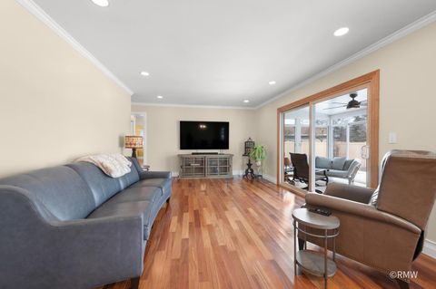 Tiny photo for 1149 Carlisle Avenue, Elk Grove Village, IL 60007 (MLS # 12564646)