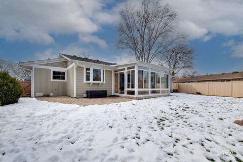 Tiny photo for 1149 Carlisle Avenue, Elk Grove Village, IL 60007 (MLS # 12564646)