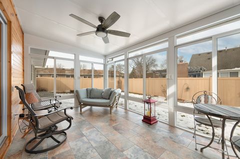 Tiny photo for 1149 Carlisle Avenue, Elk Grove Village, IL 60007 (MLS # 12564646)