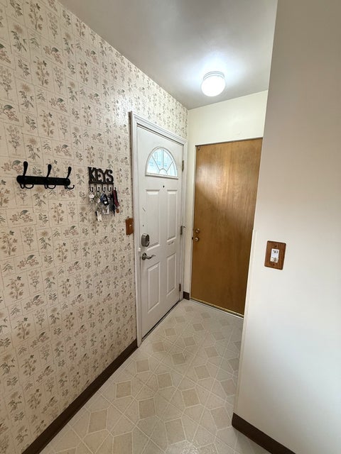 Tiny photo for 5224 Wolf Road, Western Springs, IL 60558 (MLS # 12689262)