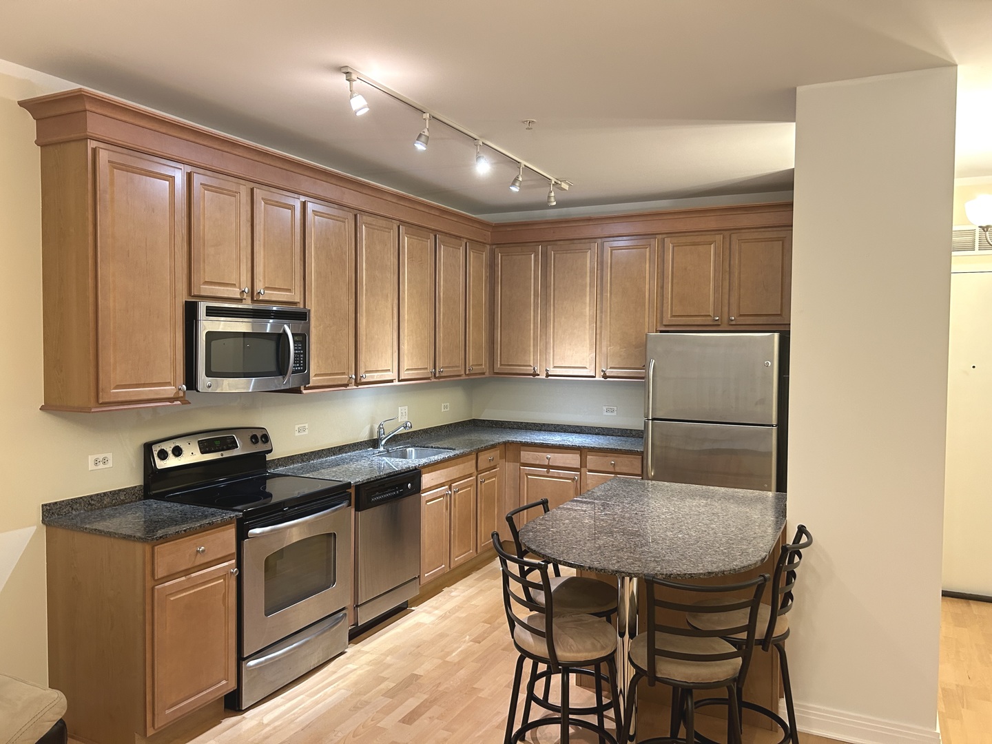 565 W Quincy Street 1114