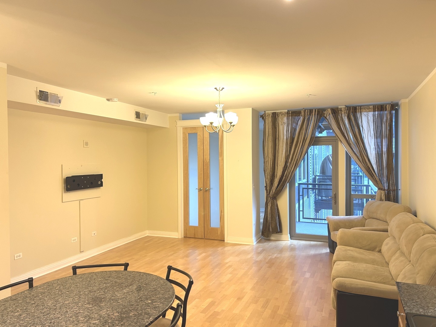 565 W Quincy Street 1114