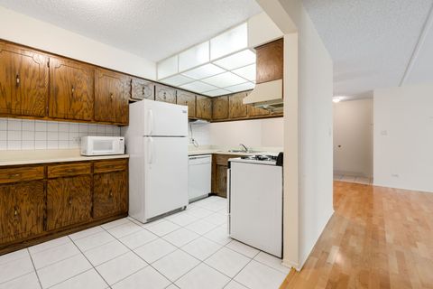 Tiny photo for 13635 Lamon Avenue #A21, Crestwood, IL 60418 (MLS # 12470920)