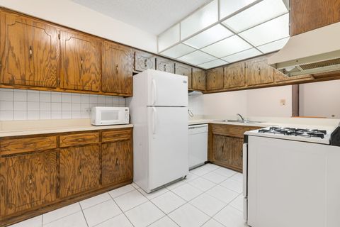 Tiny photo for 13635 Lamon Avenue #A21, Crestwood, IL 60418 (MLS # 12470920)