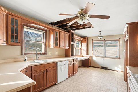 Tiny photo for 1124 W Hawkins Street, Kankakee, IL 60901 (MLS # 12548959)