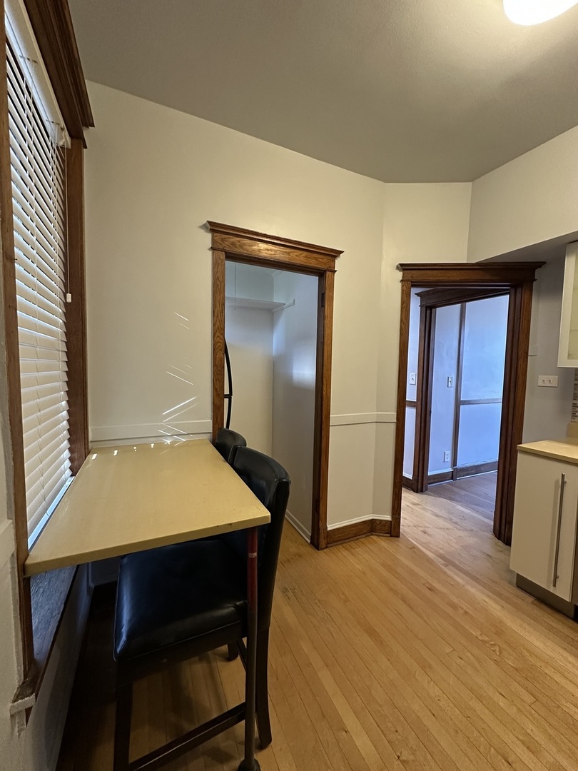 1949 W Grace Street 2E