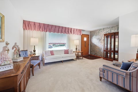 Tiny photo for 422 W Larkdale Lane W, Mount Prospect, IL 60056 (MLS # 12765887)