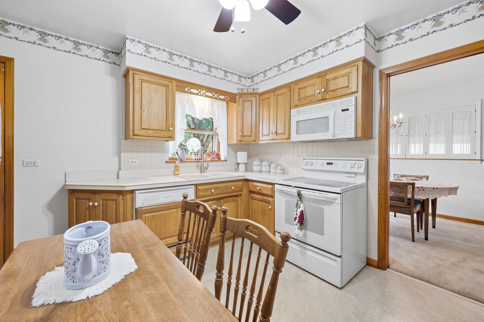 422 W Larkdale Lane