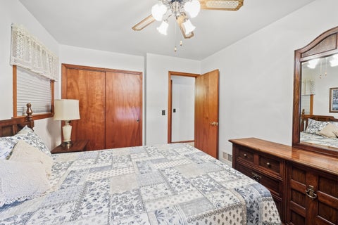 Tiny photo for 422 W Larkdale Lane W, Mount Prospect, IL 60056 (MLS # 12765887)