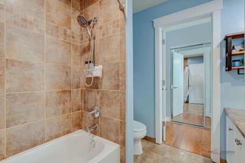 Tiny photo for 737 Garfield Avenue #B, Libertyville, IL 60048 (MLS # 12548808)