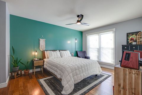 Tiny photo for 737 Garfield Avenue #B, Libertyville, IL 60048 (MLS # 12548808)