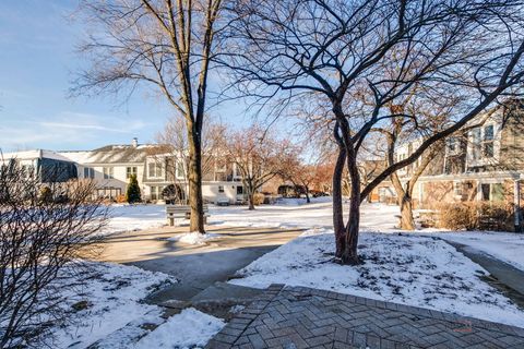 Tiny photo for 737 Garfield Avenue #B, Libertyville, IL 60048 (MLS # 12548808)