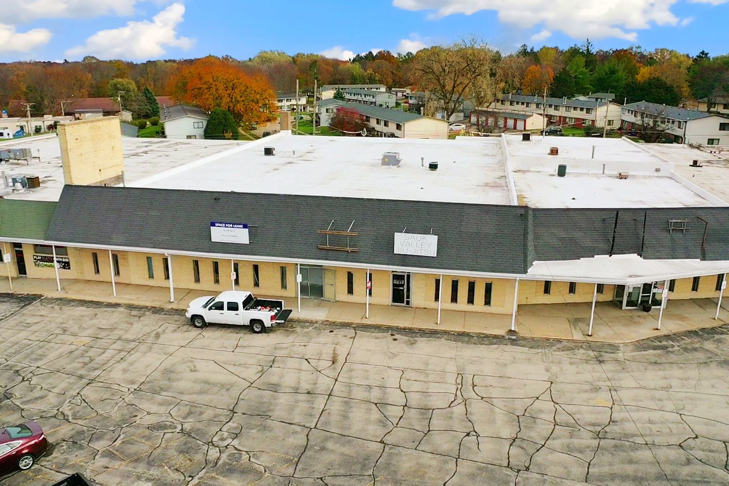 2317-2323 E Lincoln Way