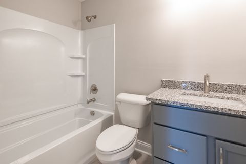 Tiny photo for 5916 Woody Creek Lane, Bettendorf, IA 52722 (MLS # 12619545)