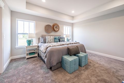 Tiny photo for 5916 Woody Creek Lane, Bettendorf, IA 52722 (MLS # 12619545)