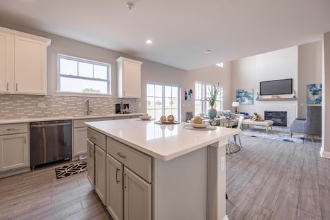Tiny photo for 5916 Woody Creek Lane, Bettendorf, IA 52722 (MLS # 12619545)