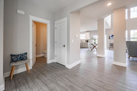 Tiny photo for 5916 Woody Creek Lane, Bettendorf, IA 52722 (MLS # 12619545)