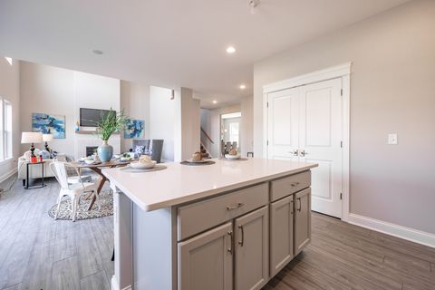 Tiny photo for 5916 Woody Creek Lane, Bettendorf, IA 52722 (MLS # 12619545)