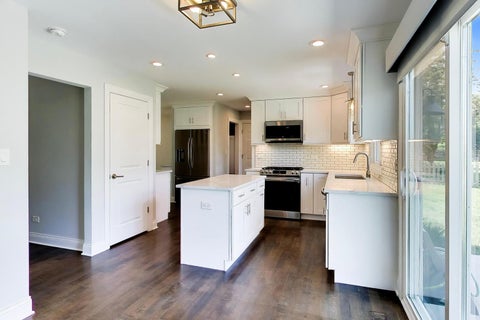 Tiny photo for 5502 Groveside Lane, Rolling Meadows, IL 60008 (MLS # 12684341)