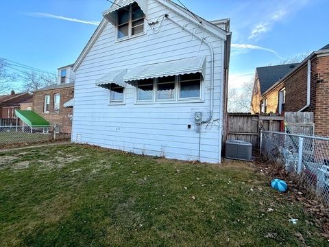 Tiny photo for 10921 S Avenue H, Chicago, IL 60617 (MLS # 12617013)