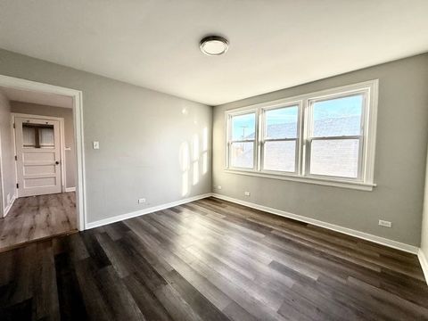 Tiny photo for 10921 S Avenue H, Chicago, IL 60617 (MLS # 12617013)