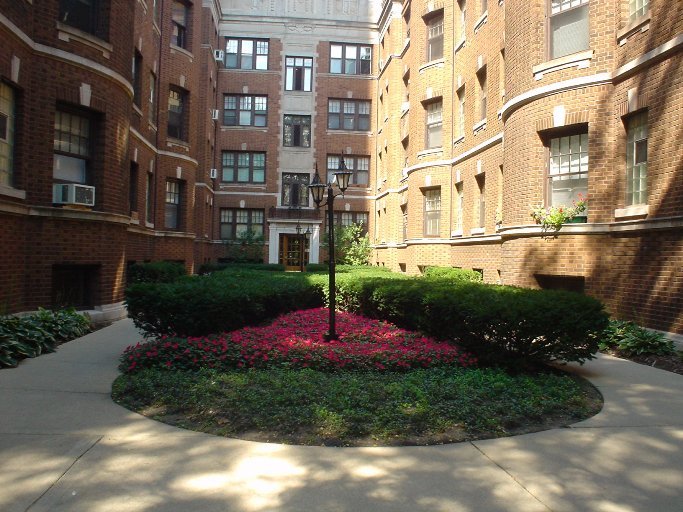 2328 N Lincoln Park West Avenue 3B