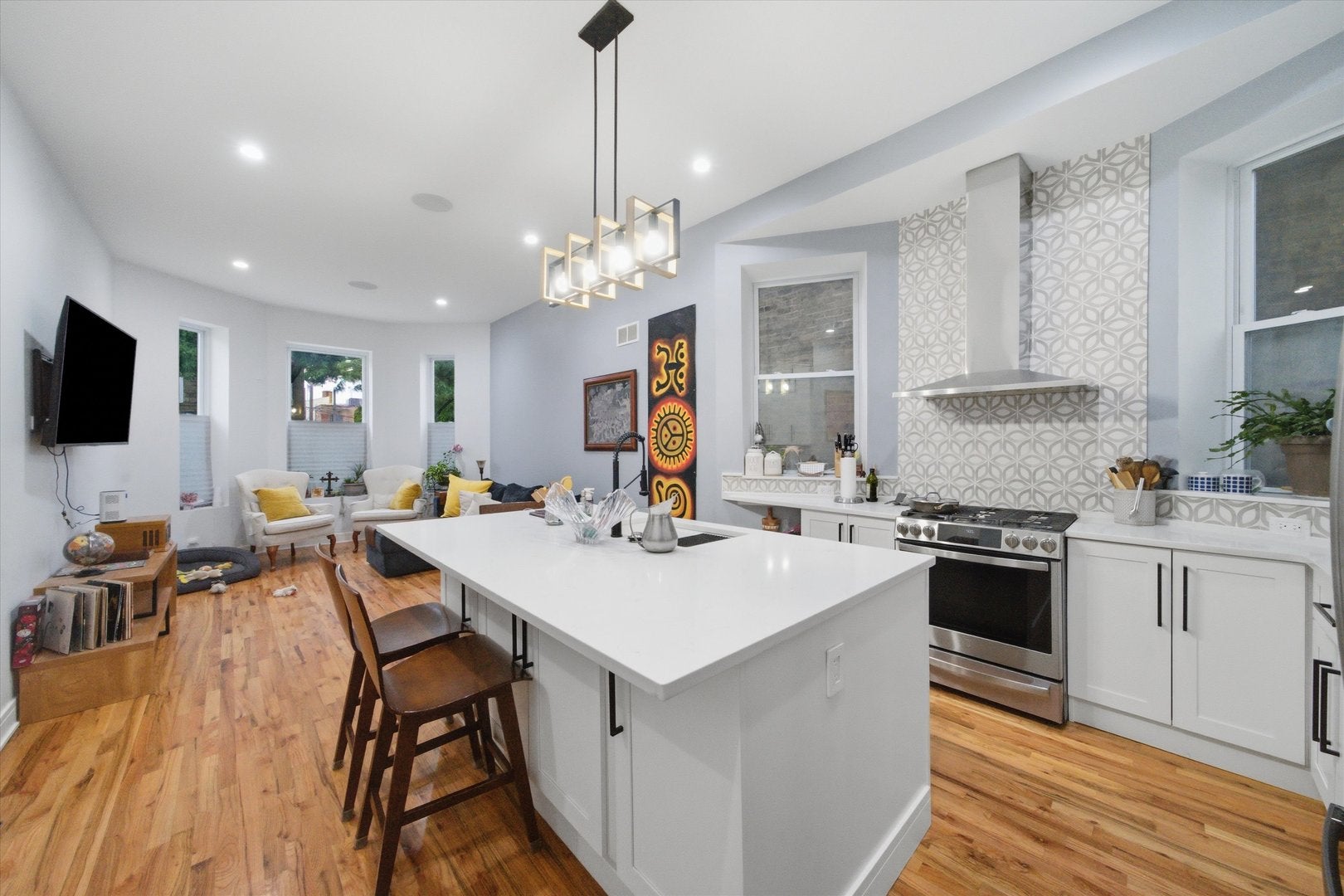 2825 W Walnut Street