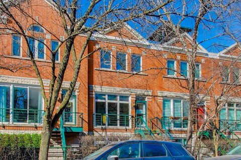 Photo of 2502 N Bosworth Avenue, Chicago, IL 60614 (MLS # 12544451)
