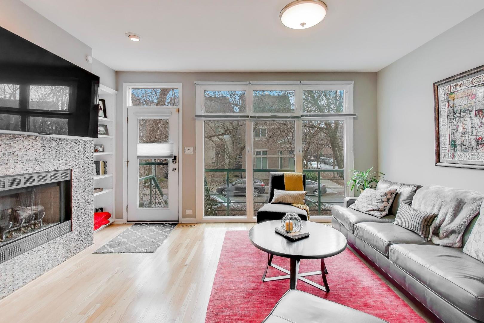 2502 N Bosworth Avenue