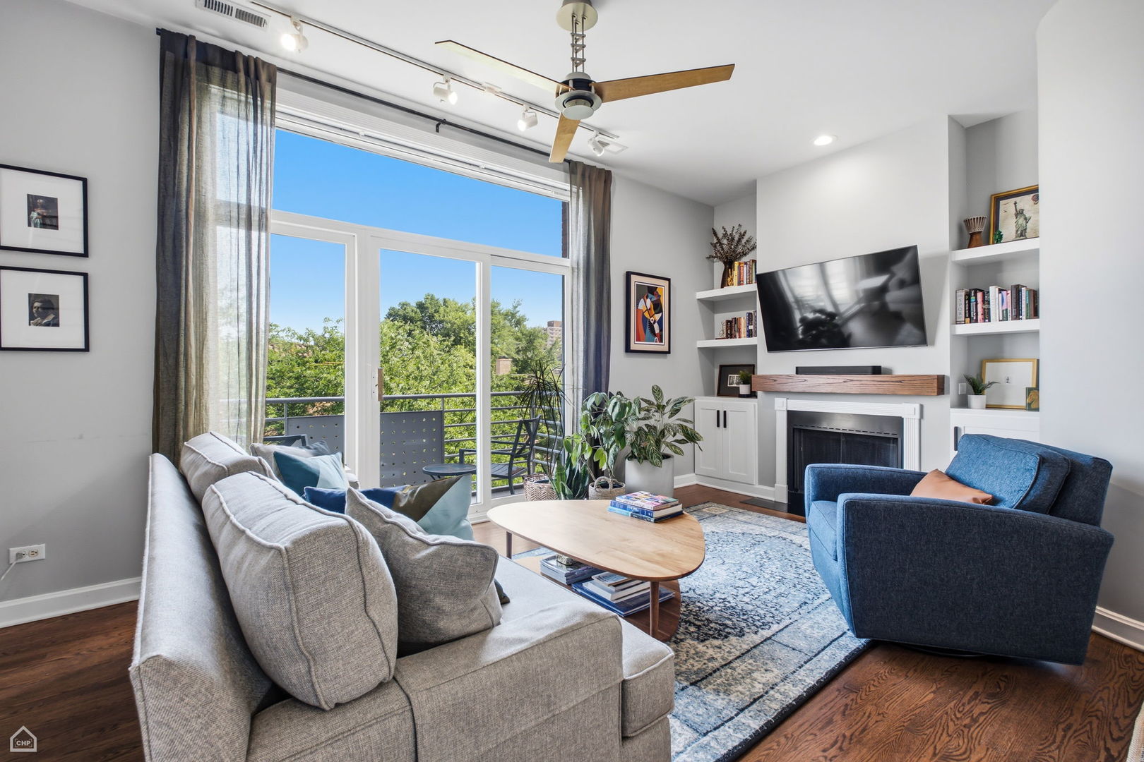 645 W Surf Street A4