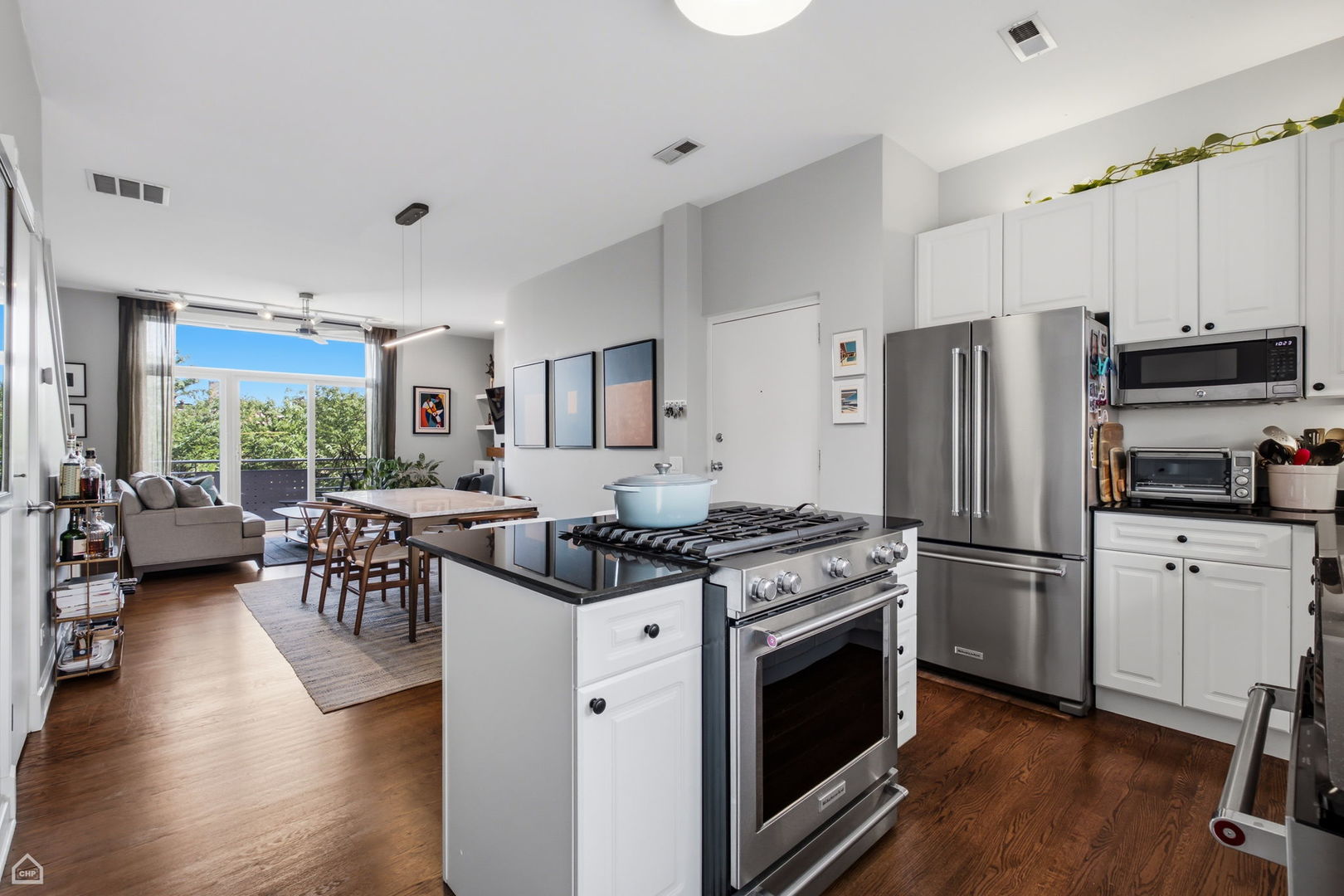 645 W Surf Street A4