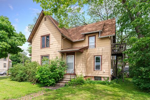 Multi Family in DeKalb IL 1203 Pleasant Street.jpg