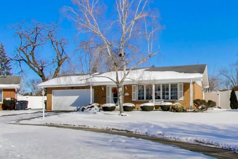 Tiny photo for 16827 Parkside Avenue, South Holland, IL 60473 (MLS # 12621509)