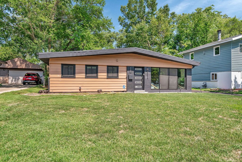 Photo for 178 Monee Road, Park Forest, IL 60466 (MLS # 12505017)