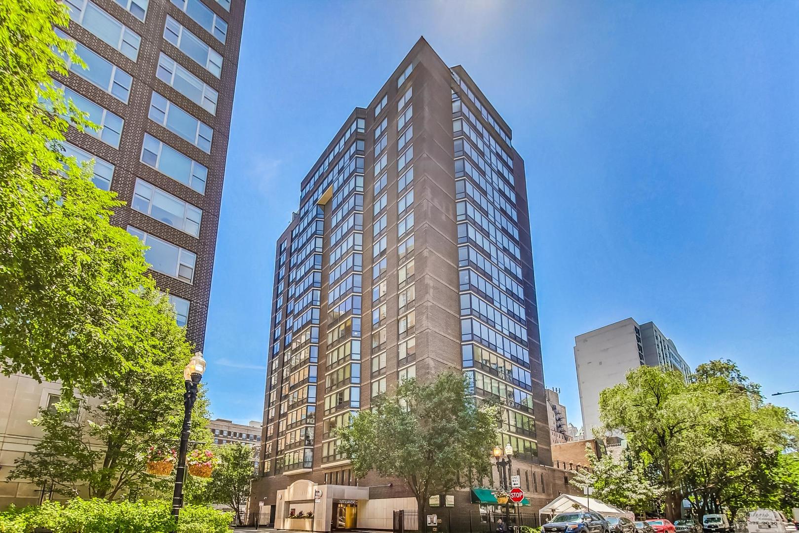 21 W Goethe Street 10L