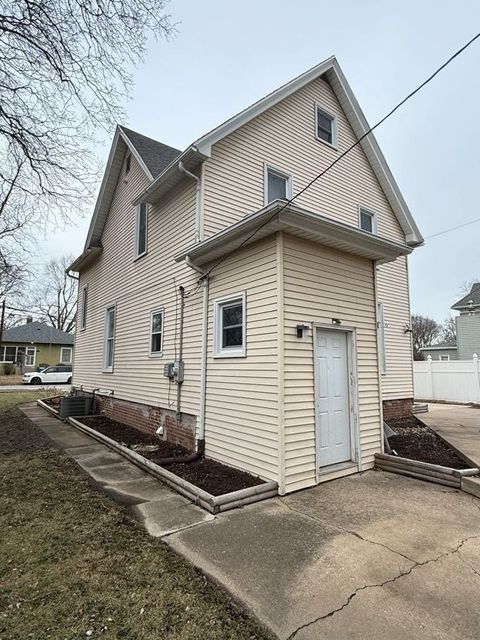 Tiny photo for 316 W Henry Street, Pontiac, IL 61764 (MLS # 12547952)
